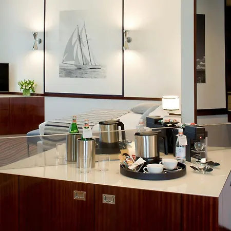 Starhotels President Otel 4*