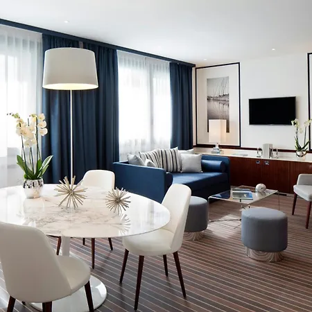 מלון Starhotels President