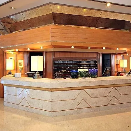 Starhotels President